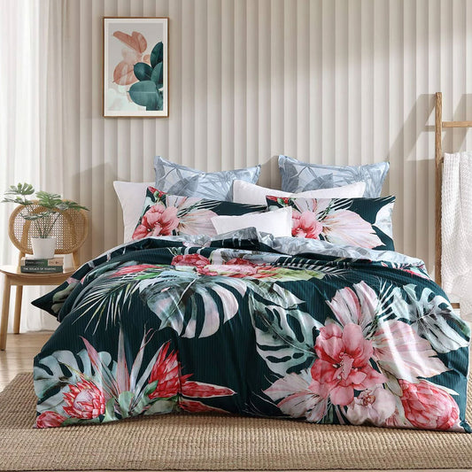 Logan and Mason Petra Teal Cotton-Rich Percale Print Queen Quilt Cover Set